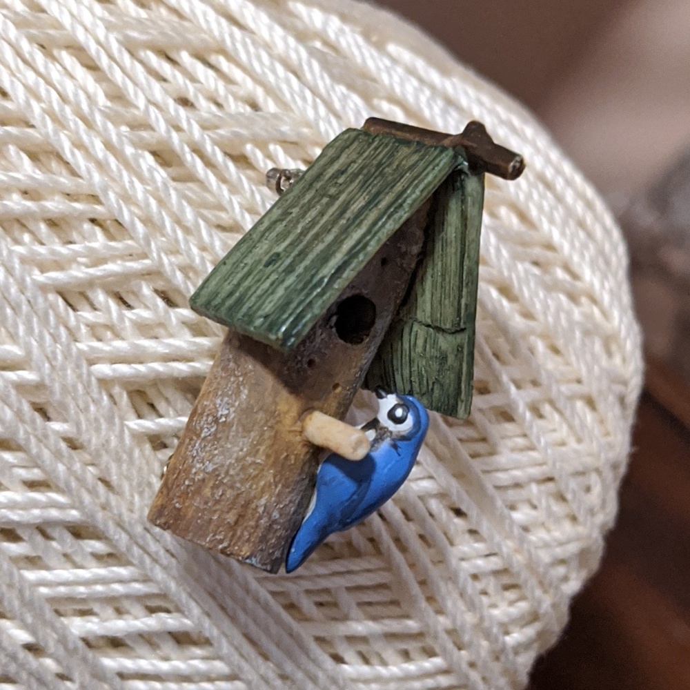 Vintage Resin Nuthatch and Birdhouse Pin
